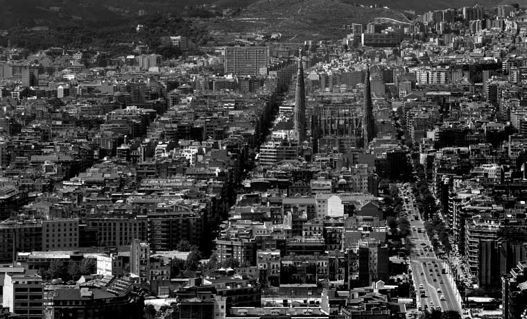 バルセロナ港にあるツインタワー最上階より見たバルセロナ(撮影 Hisao Suzuki,1988年)